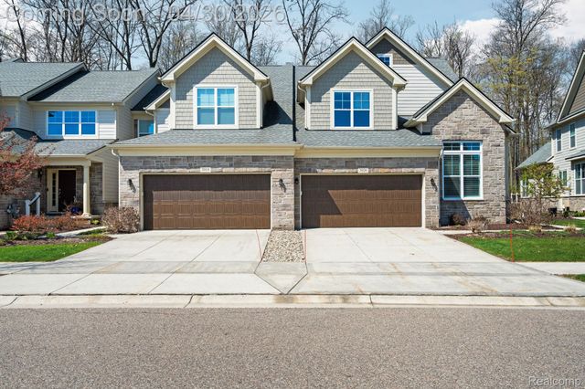 3020 N Spurway Drive, Ann Arbor, MI 48105