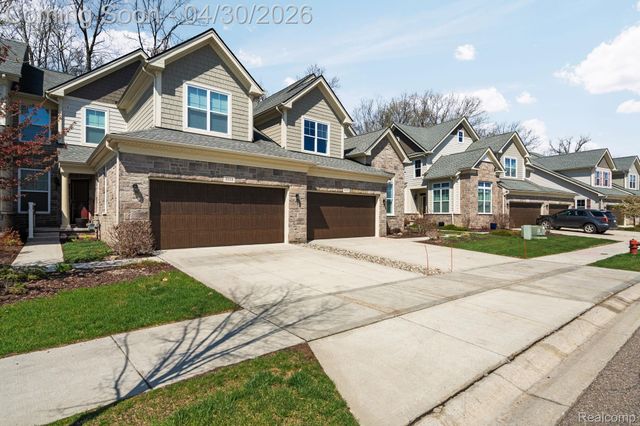 3020 N Spurway Drive, Ann Arbor, MI 48105