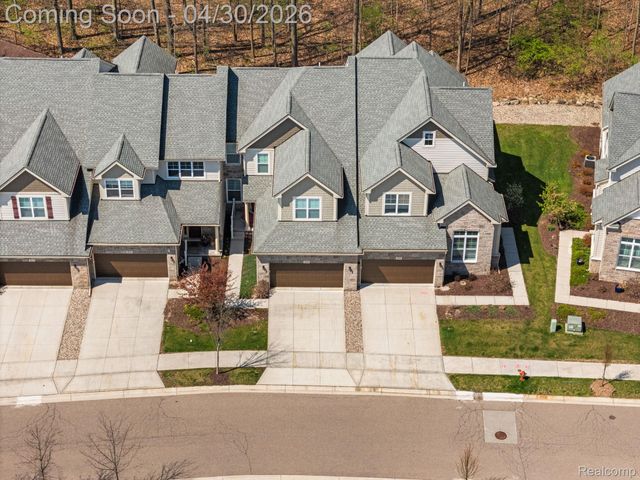 3020 N Spurway Drive, Ann Arbor, MI 48105