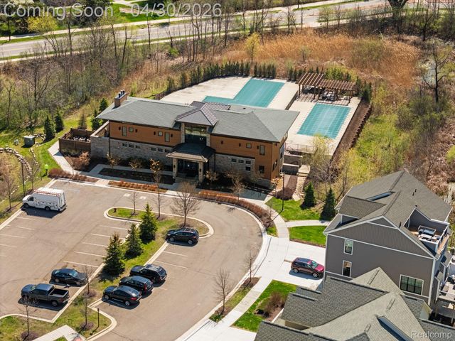 3020 N Spurway Drive, Ann Arbor, MI 48105