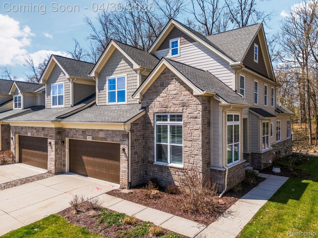 3020 N Spurway Drive, Ann Arbor, MI 48105