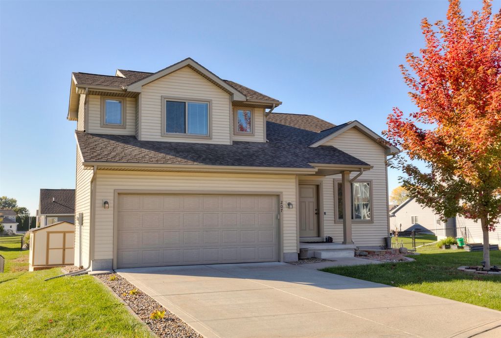 207 SW Murffys Run Court, Ankeny, IA 50023