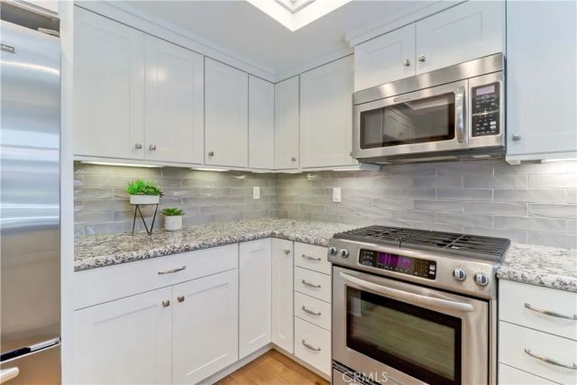 8566 Sierra 912-D, Huntington Beach, CA 92646