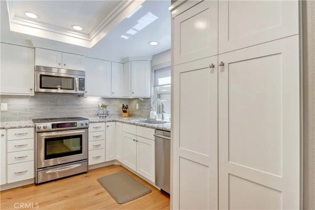 8566 Sierra 912-D, Huntington Beach, CA 92646