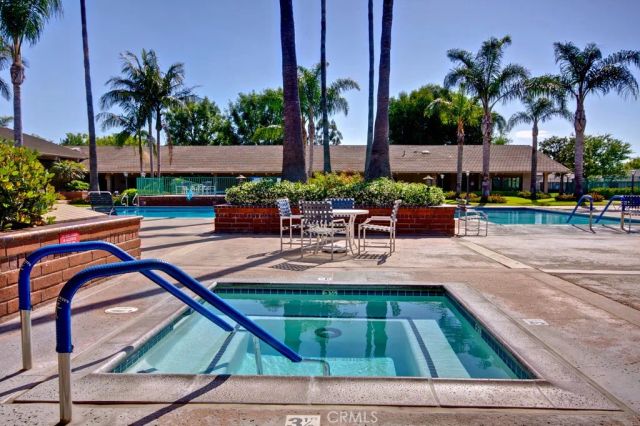 8566 Sierra 912-D, Huntington Beach, CA 92646