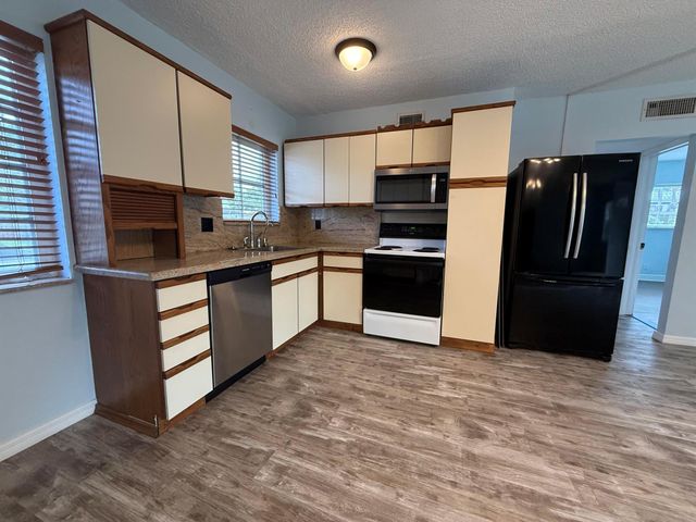 500 SW 15th Street 109, Pompano Beach, FL 33060