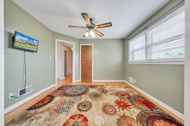 19 Hillmount DR, Salem, VA 24153