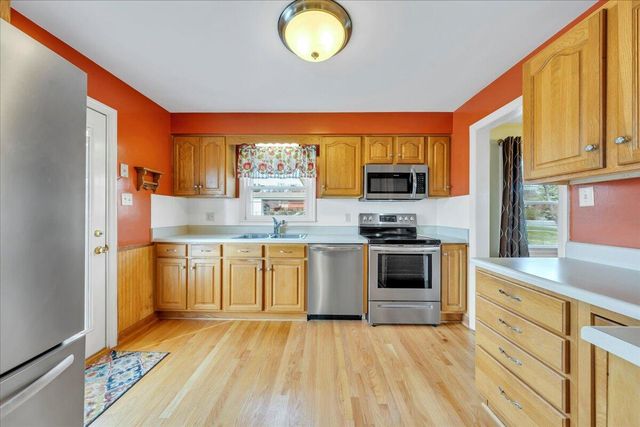 19 Hillmount DR, Salem, VA 24153