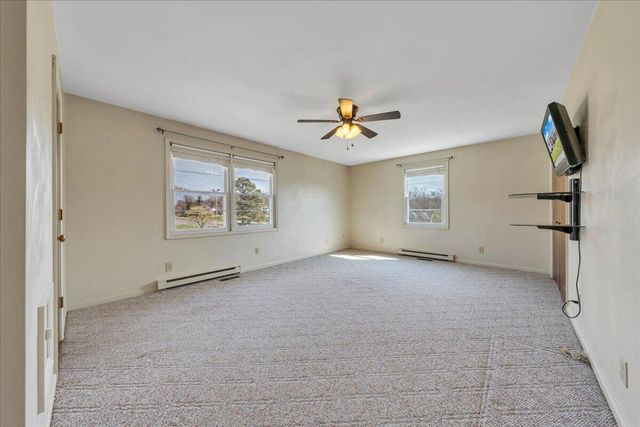 19 Hillmount DR, Salem, VA 24153