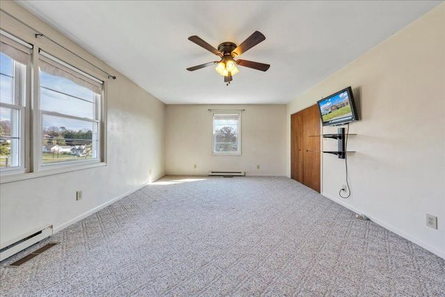 19 Hillmount DR, Salem, VA 24153