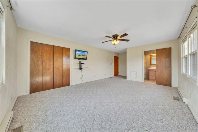 19 Hillmount DR, Salem, VA 24153