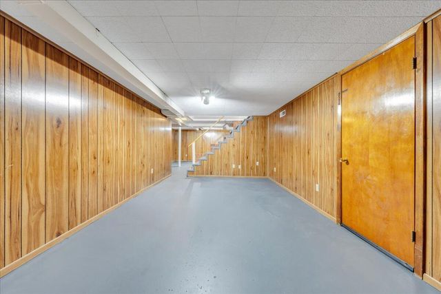 19 Hillmount DR, Salem, VA 24153