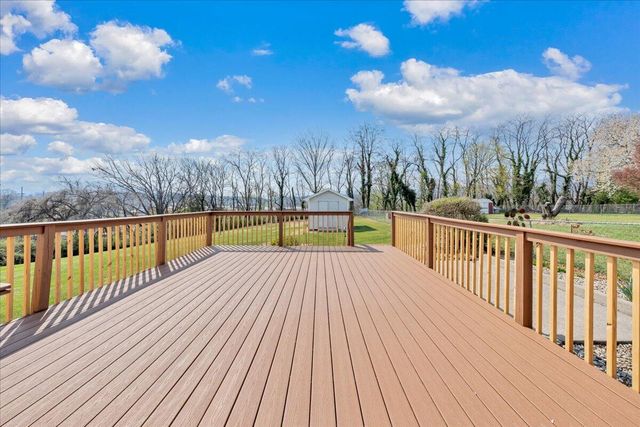 19 Hillmount DR, Salem, VA 24153