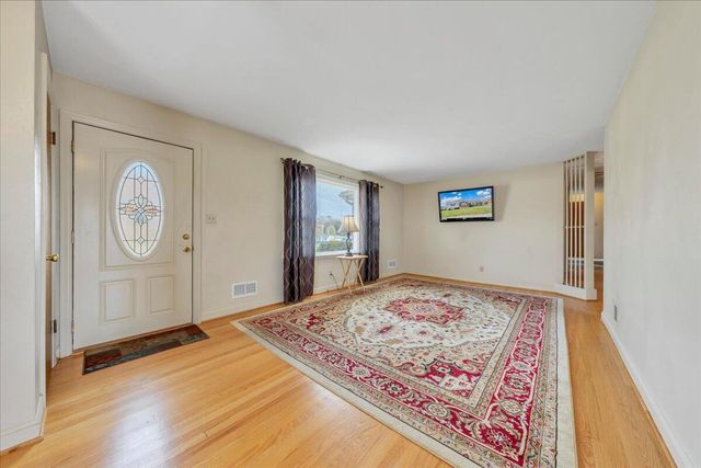 19 Hillmount DR, Salem, VA 24153