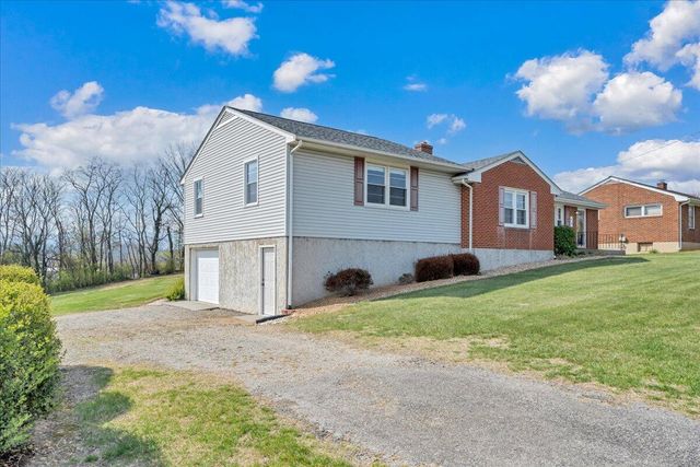 19 Hillmount DR, Salem, VA 24153