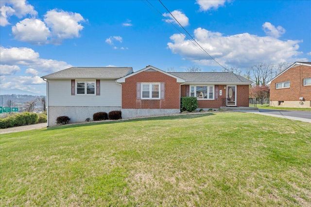 19 Hillmount DR, Salem, VA 24153
