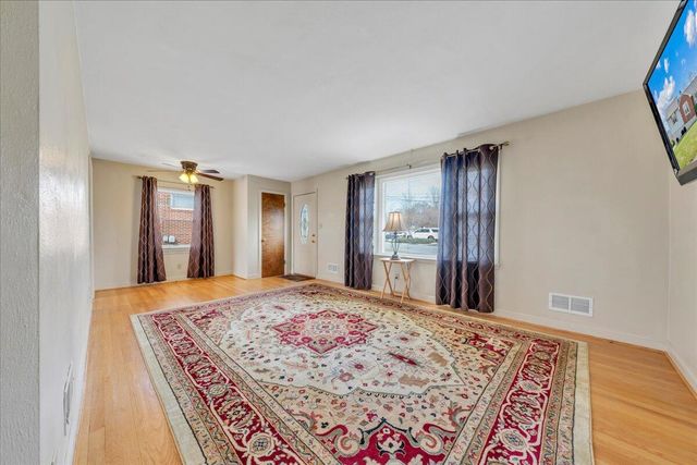 19 Hillmount DR, Salem, VA 24153