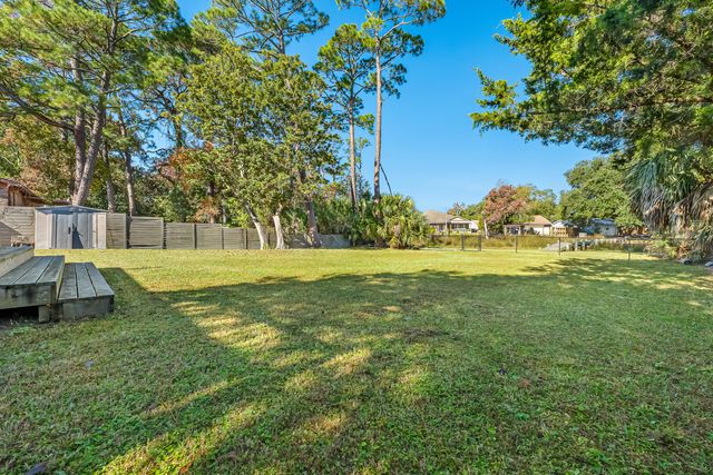 52 NE Laurie Drive, Fort Walton Beach, FL 32548