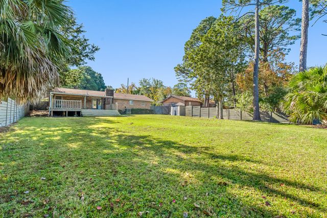 52 NE Laurie Drive, Fort Walton Beach, FL 32548