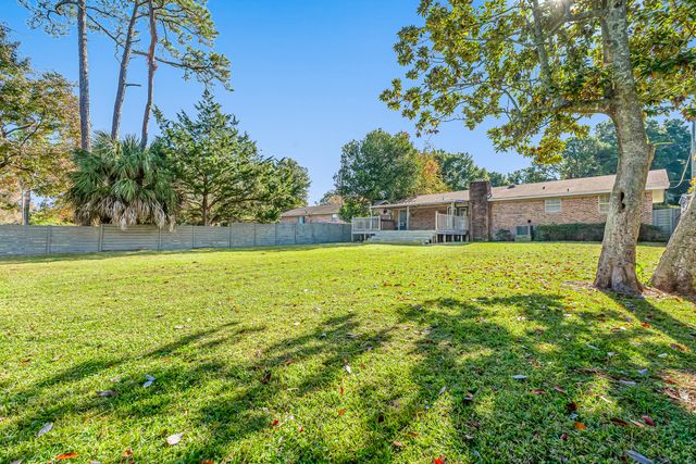 52 NE Laurie Drive, Fort Walton Beach, FL 32548