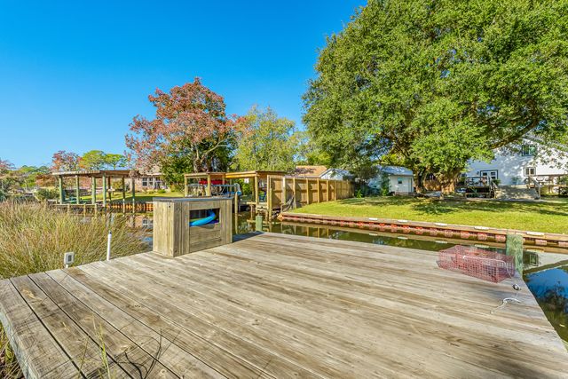 52 NE Laurie Drive, Fort Walton Beach, FL 32548