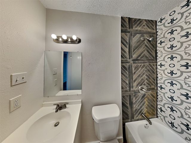 3256 Runnels Street, Fort Worth, TX 76106