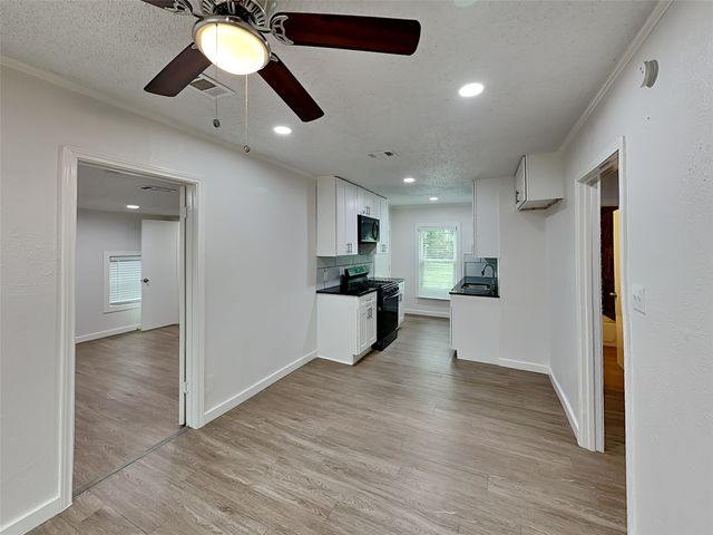 3256 Runnels Street, Fort Worth, TX 76106