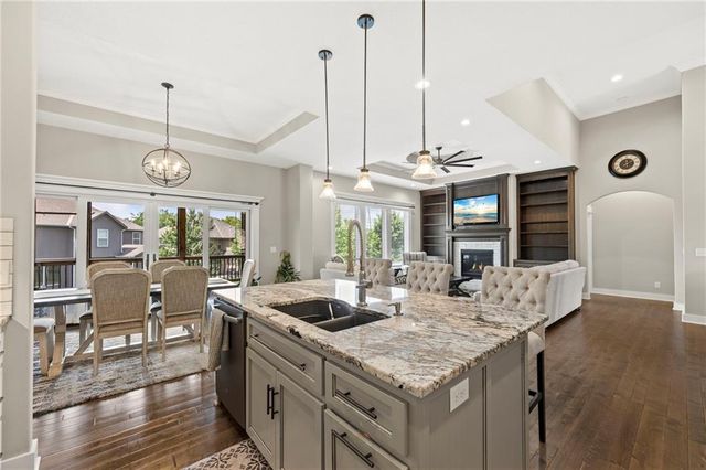 24735 W 91st Place, Lenexa, KS 66227