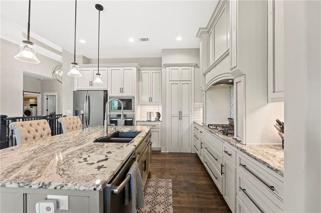24735 W 91st Place, Lenexa, KS 66227