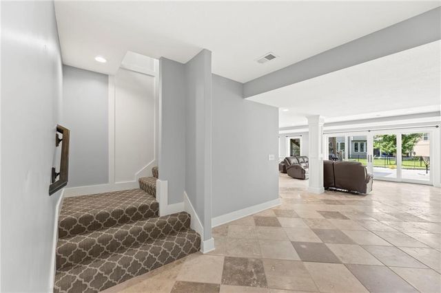24735 W 91st Place, Lenexa, KS 66227