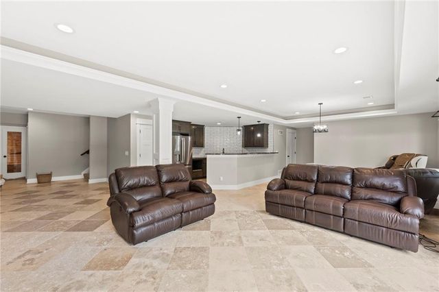 24735 W 91st Place, Lenexa, KS 66227