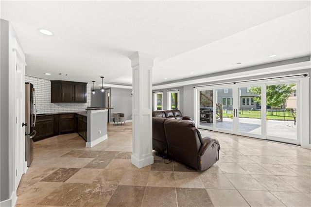 24735 W 91st Place, Lenexa, KS 66227