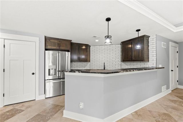 24735 W 91st Place, Lenexa, KS 66227