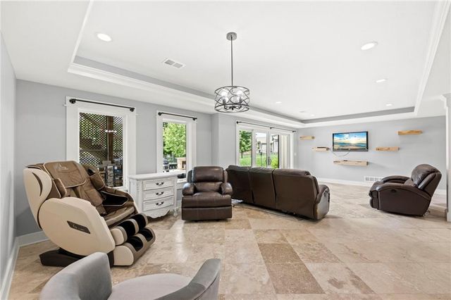 24735 W 91st Place, Lenexa, KS 66227