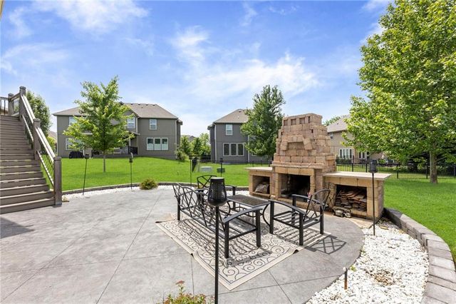 24735 W 91st Place, Lenexa, KS 66227