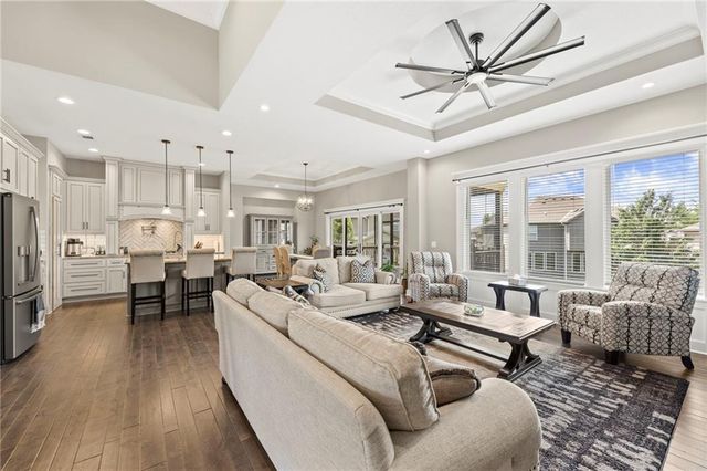 24735 W 91st Place, Lenexa, KS 66227