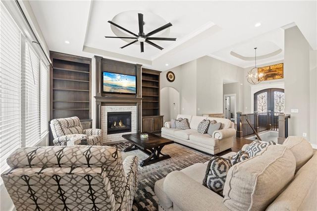 24735 W 91st Place, Lenexa, KS 66227
