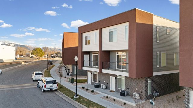 458 E DEPOT ST, Clearfield, UT 84015