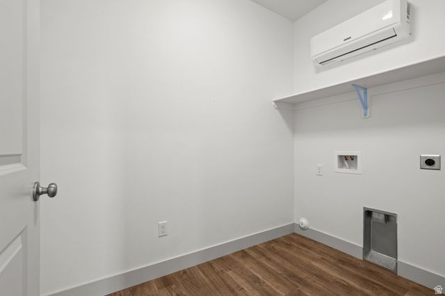 458 E DEPOT ST, Clearfield, UT 84015