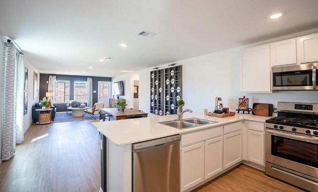 430 Southern Magnolia Way, Magnolia, TX 77354