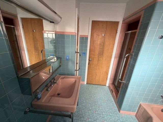 6325 N Whipple Avenue, Chicago, IL 60659