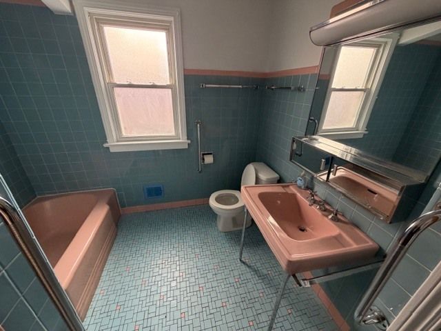 6325 N Whipple Avenue, Chicago, IL 60659