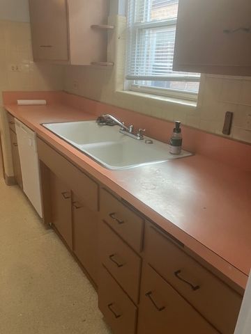 6325 N Whipple Avenue, Chicago, IL 60659