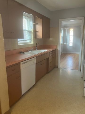 6325 N Whipple Avenue, Chicago, IL 60659