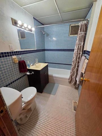 1754 E Lincoln Avenue, Des Plaines, IL 60018