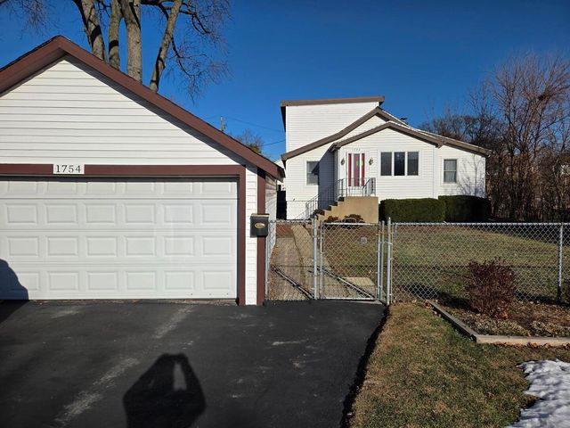 1754 E Lincoln Avenue, Des Plaines, IL 60018