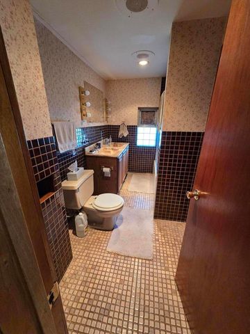 1754 E Lincoln Avenue, Des Plaines, IL 60018