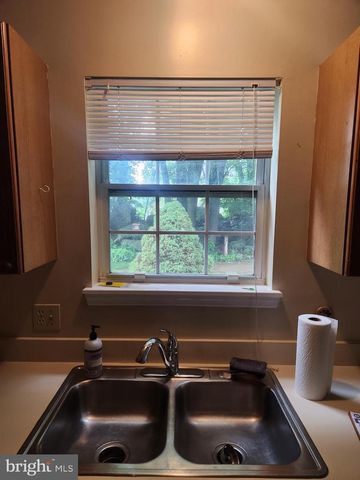 408 ROCKWOOD DR, Elizabethtown, PA 17022