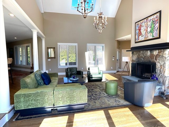 5 Pegan Lane, Natick, MA 01760