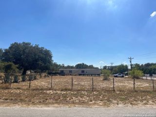 316 ROYAL OAKS, Somerset, TX 78069